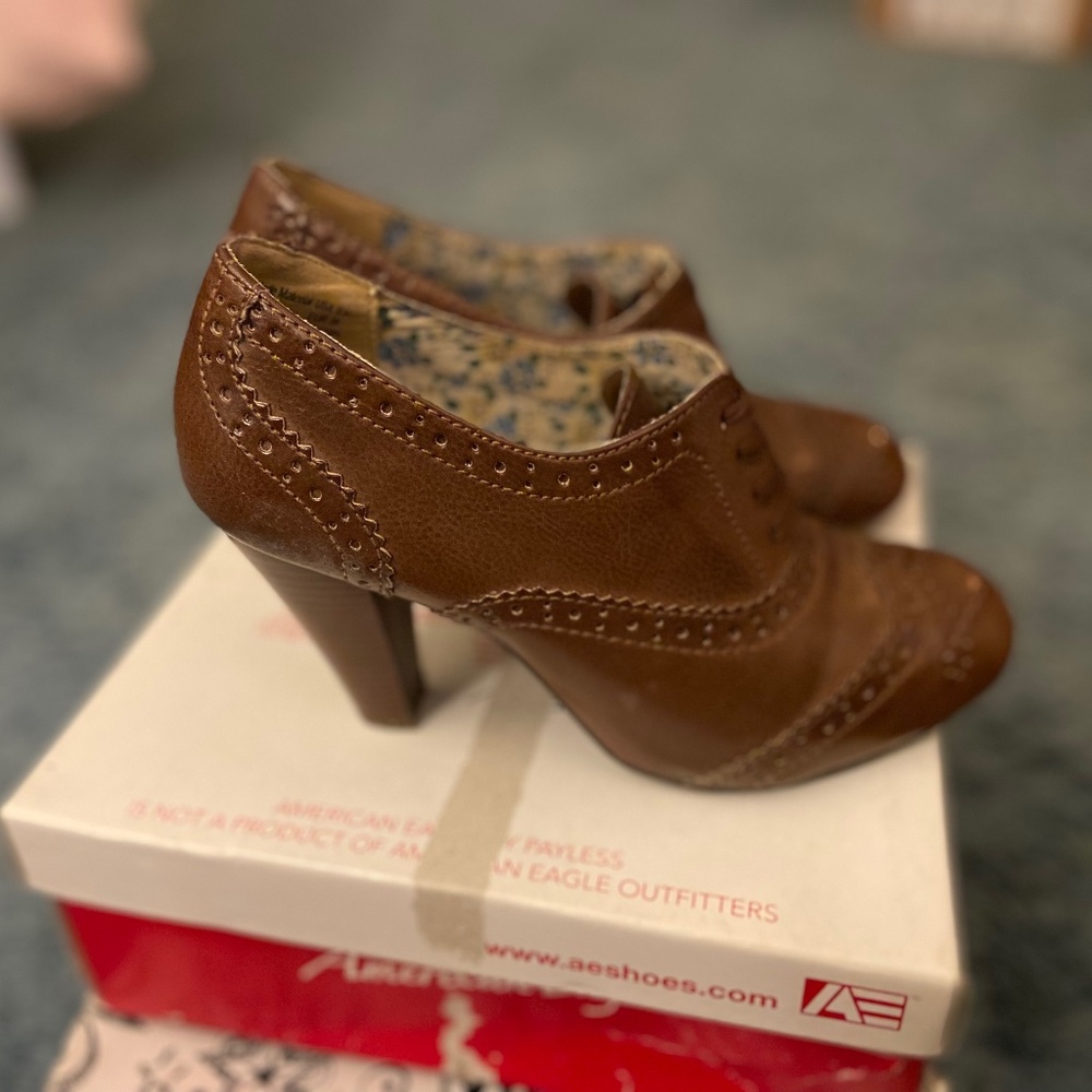 American Eagle Oxfords